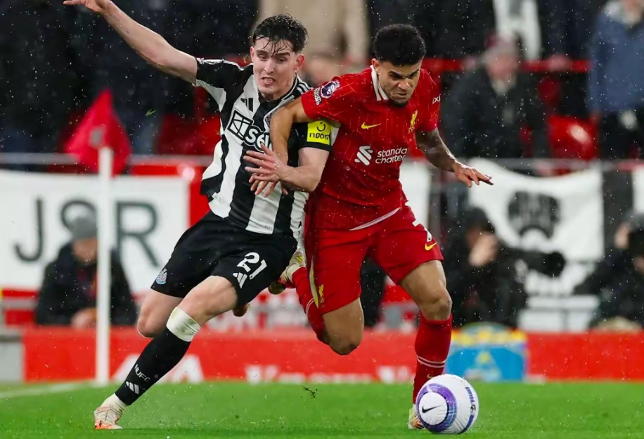 爱游戏官方网站-孟菲斯灰熊迎英超关键赛；集结日单刀错失；球迷炸锅；更衣室氛围转暖-爱游戏官方网站