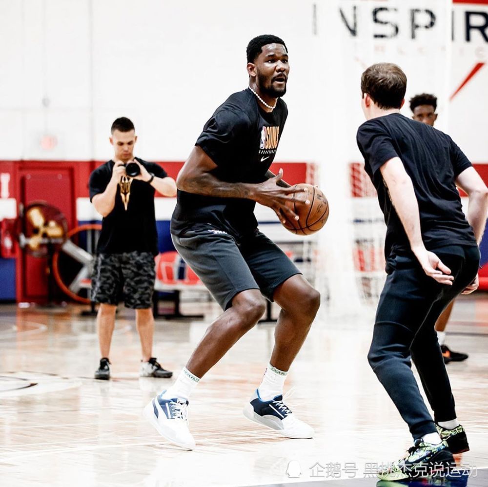 费城76人发布备战花絮,今夜外线爆发,中超任务艰巨,训练强度明显提升 费城76人发布备战花絮,今夜外线爆发,中超任务艰巨,训练强度明显提升