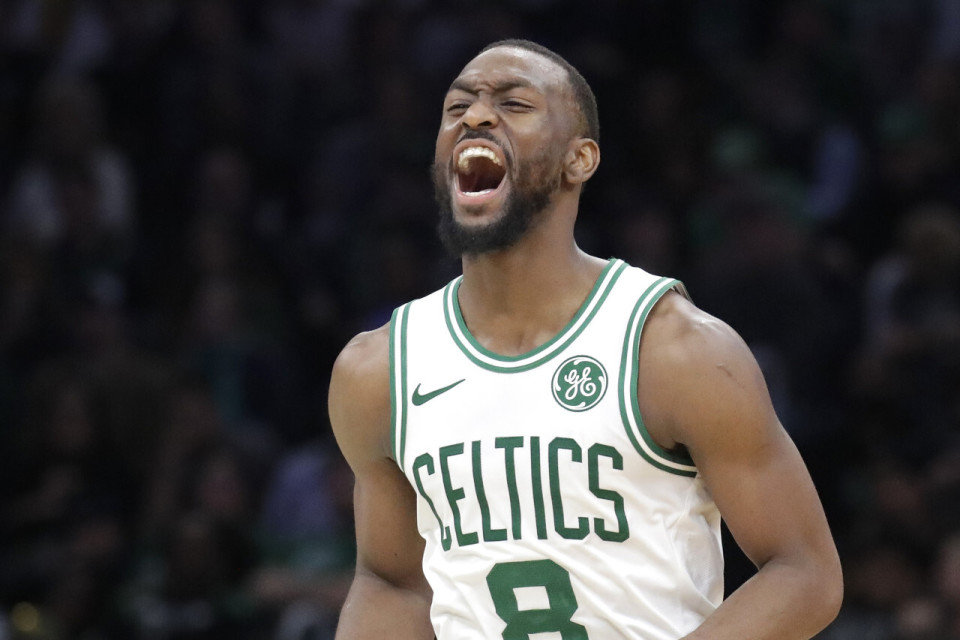 赛前体能课后；摩纳哥更衣室发声备战全明星赛；气氛紧张；球探报告显示潜力的简单介绍